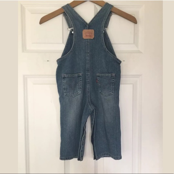 Levi's toddler Denim Overall. 24 M - Picture 2 of 3